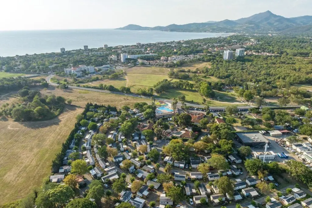 un camping vue d'en haut
