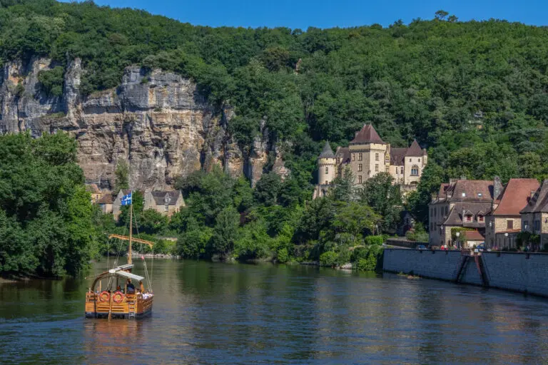 Village de Rougeac en Dordogne