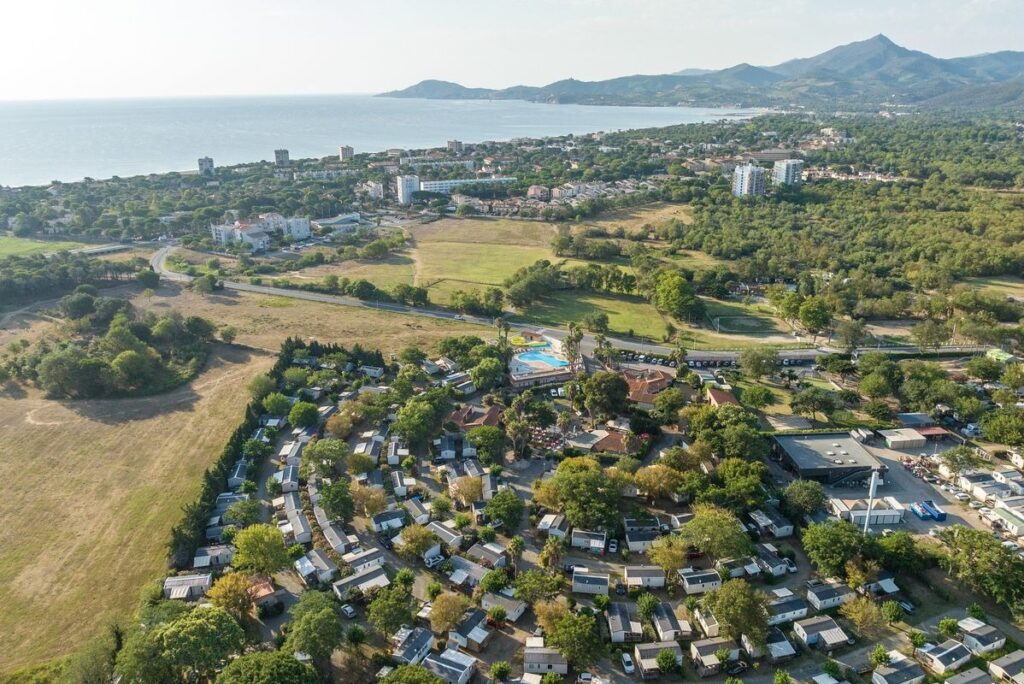 un camping vue d'en haut