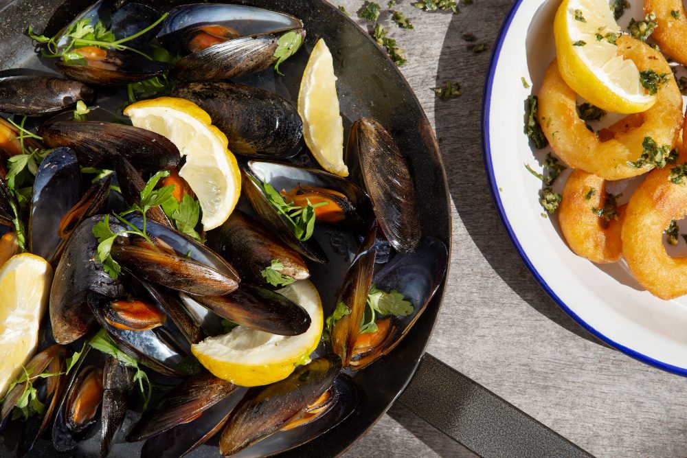 mejillones con patatas fritas