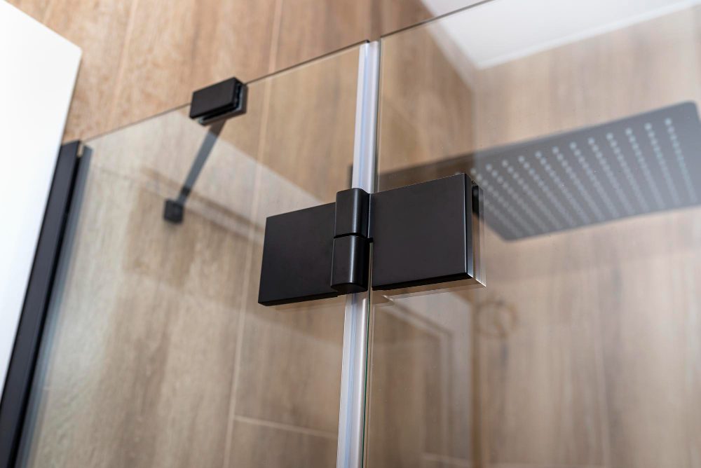 une cabine de douche