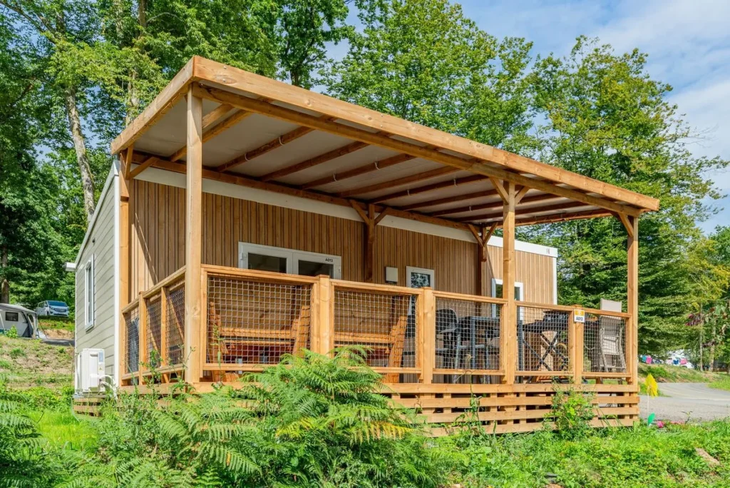 un mobil home en camping